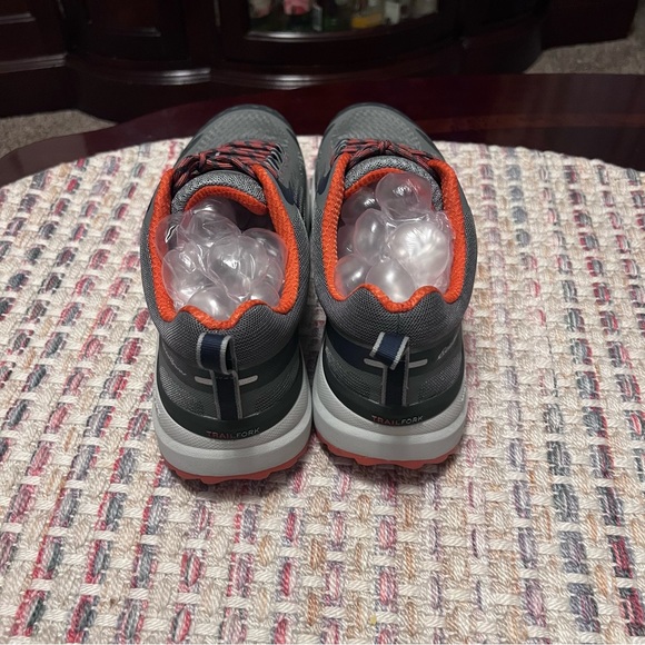 ⭐️ Eddie Bauer Hypertrail Low Orange Shade Like NEW size 12 - Picture 6 of 6